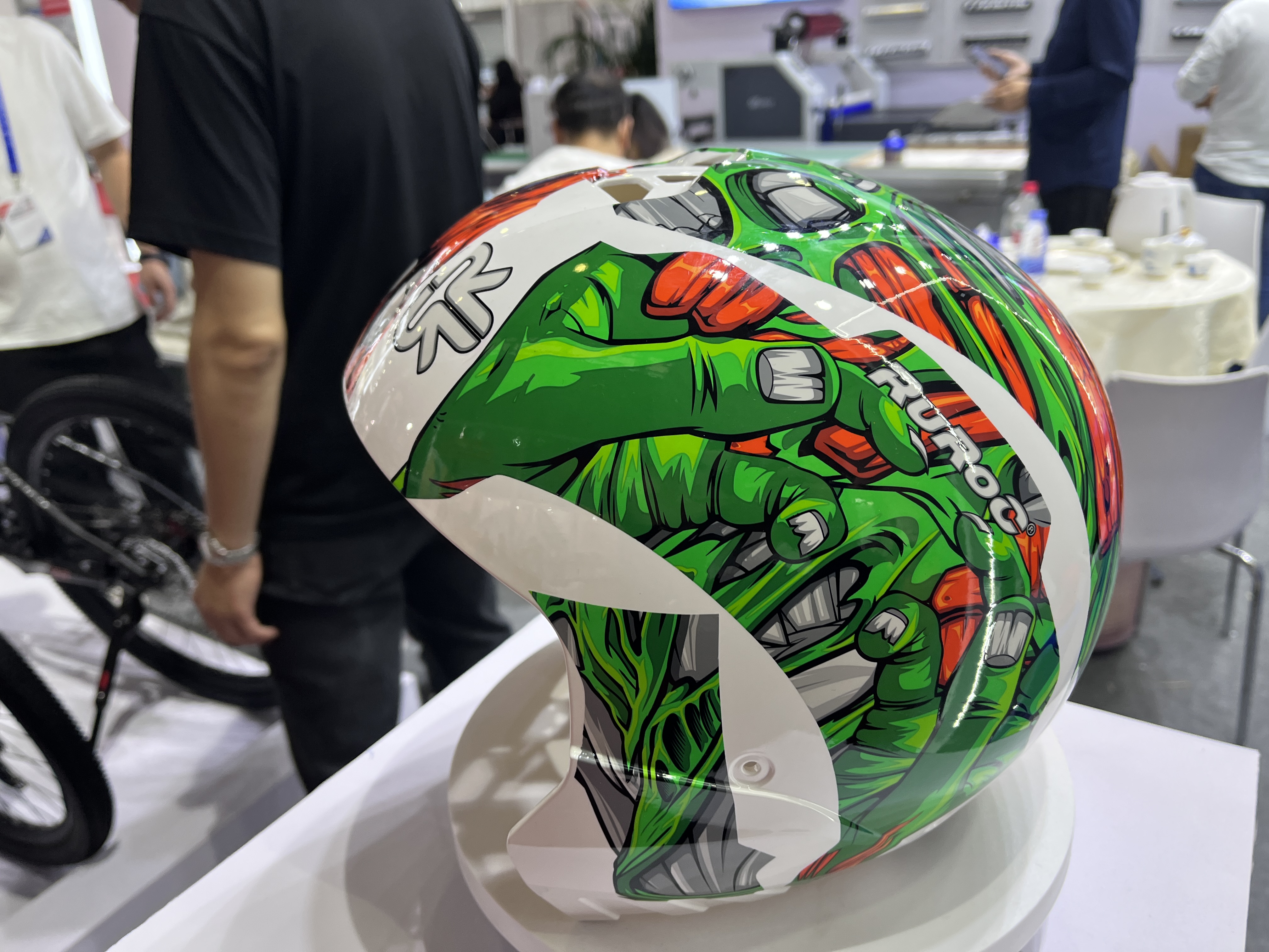 Inki ti a lo lori awọn ibori